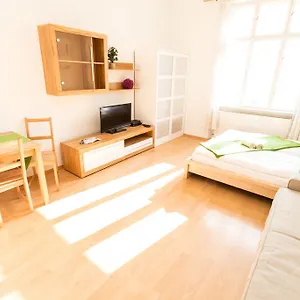 https://check-favoritenstrasse-apartment.vienna-besthotels.com